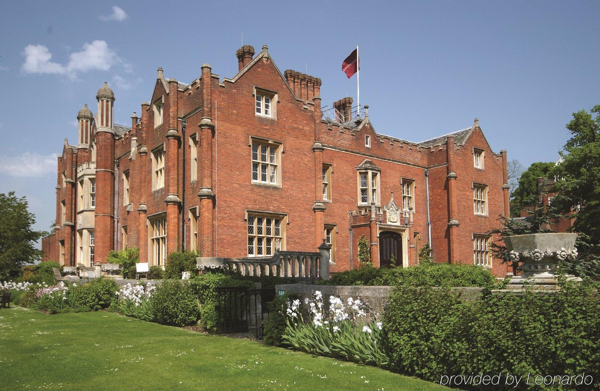 Hotel De Vere Latimer Estate 3*