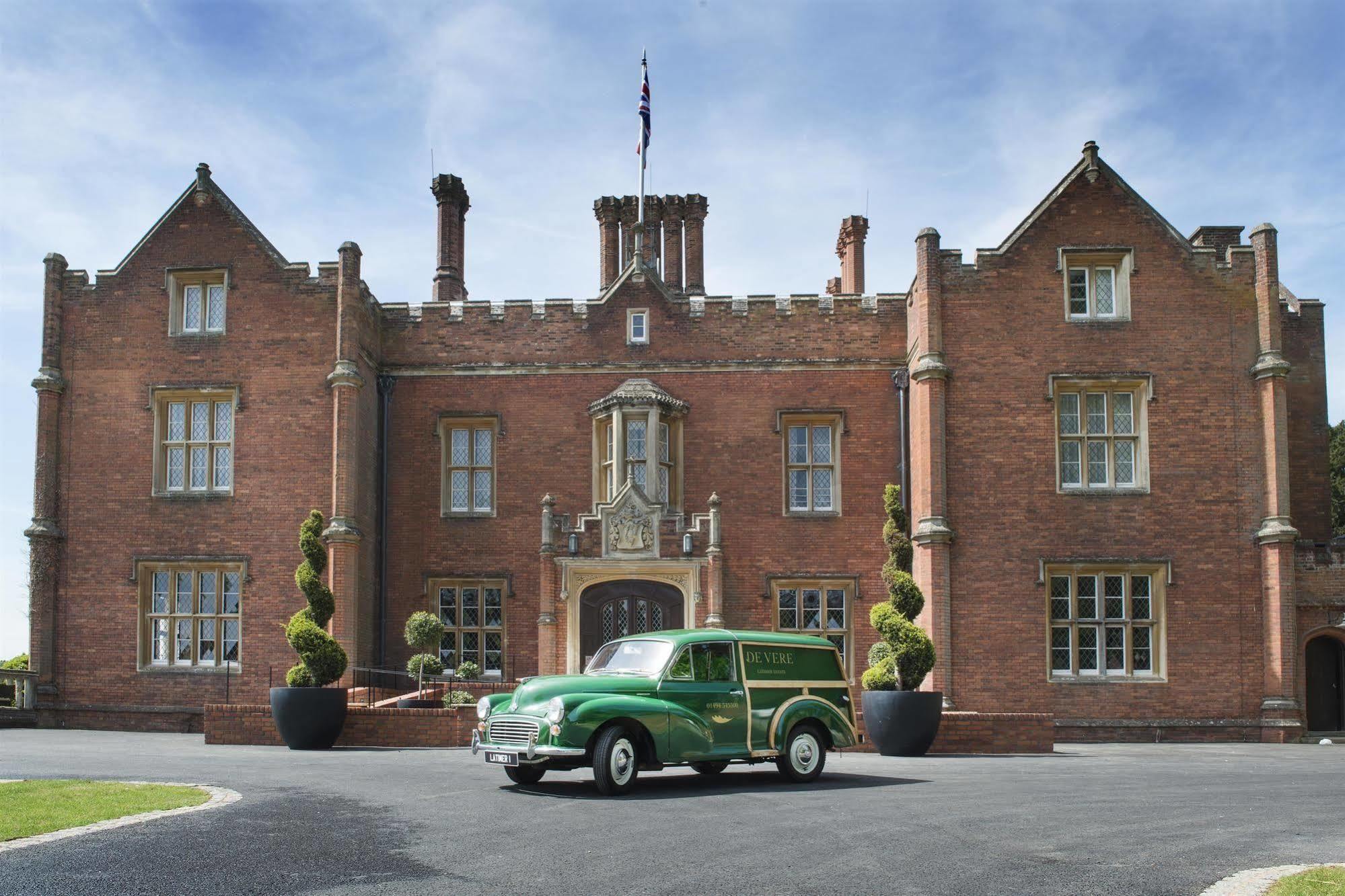 Hotel De Vere Latimer Estate 3*