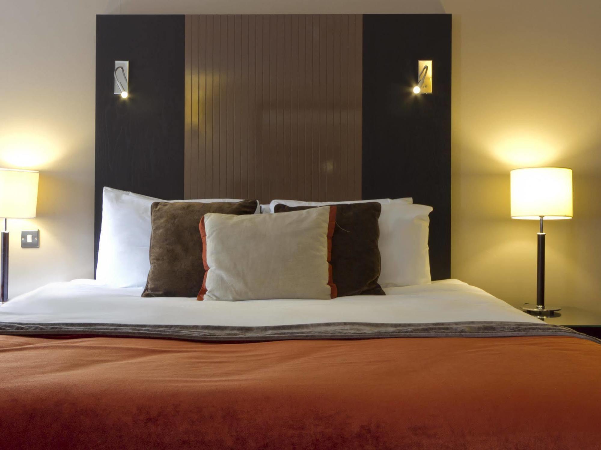 Hotel De Vere Latimer Estate 3*